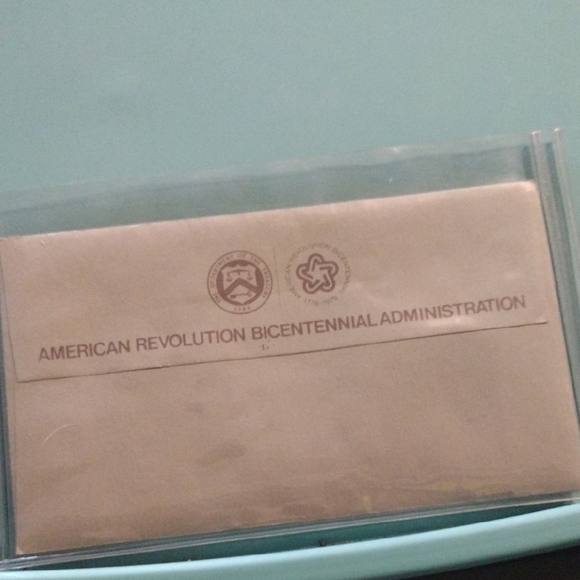 1976 Bicentennial First Day Cover with Coin - Picture 2 of 8